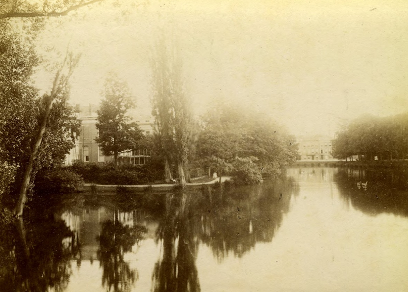 1900: zicht zuidwaarts: links “het paadje van Bleckmann”.